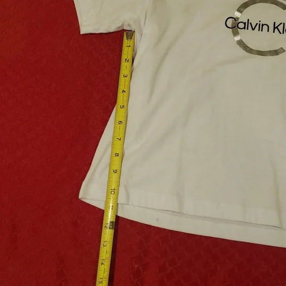 Calvin Klein Tshirt - Picture 5 of 5